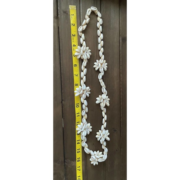 Vintage Shell Lei - Necklace - Rare LARGE Shell Flowers - Hawaiian Wedding - 32” - Picture 4 of 5